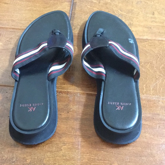 AK Anne Klein canvas flip flop slides sandals black red white size 6 - Picture 6 of 8